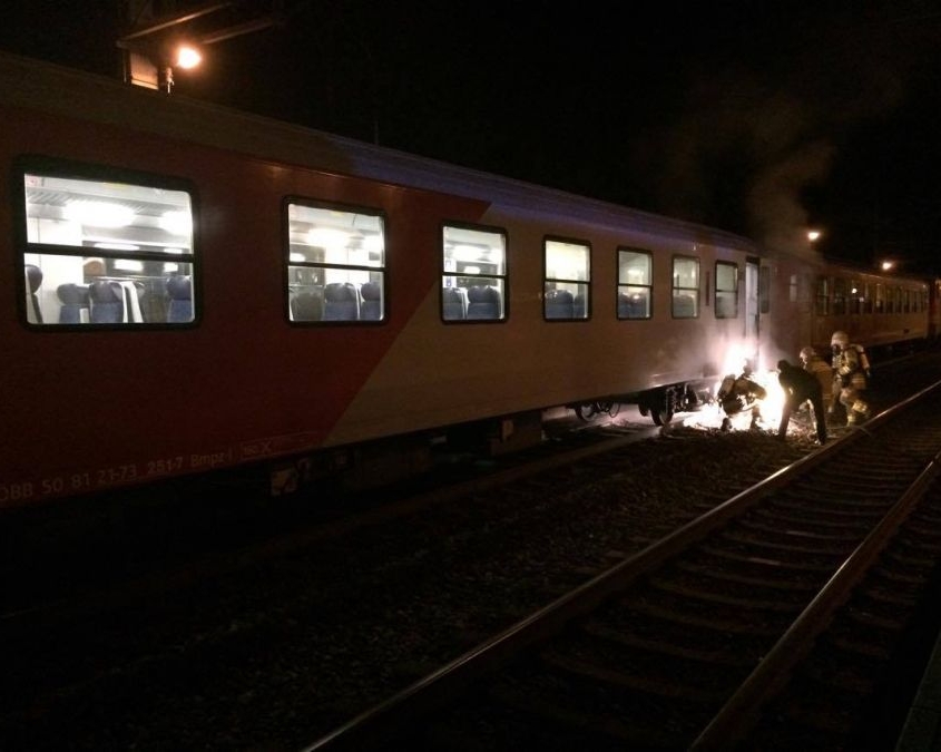 Brand eines Regionalzuges am Bahnhof Salzburg Süd