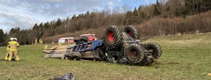 Traktor abgestürzt in Vorderfager