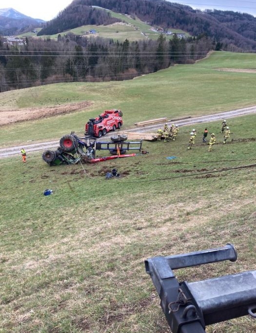 Traktor abgestürzt in Vorderfager