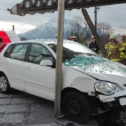 Aufräumen nach VU Kreisverkehr Glasenbach