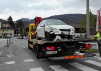 Aufräumen nach VU Kreisverkehr Glasenbach