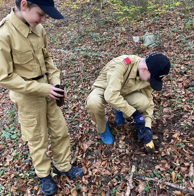 Baumpflanzaktion der Feuerwehrjugend