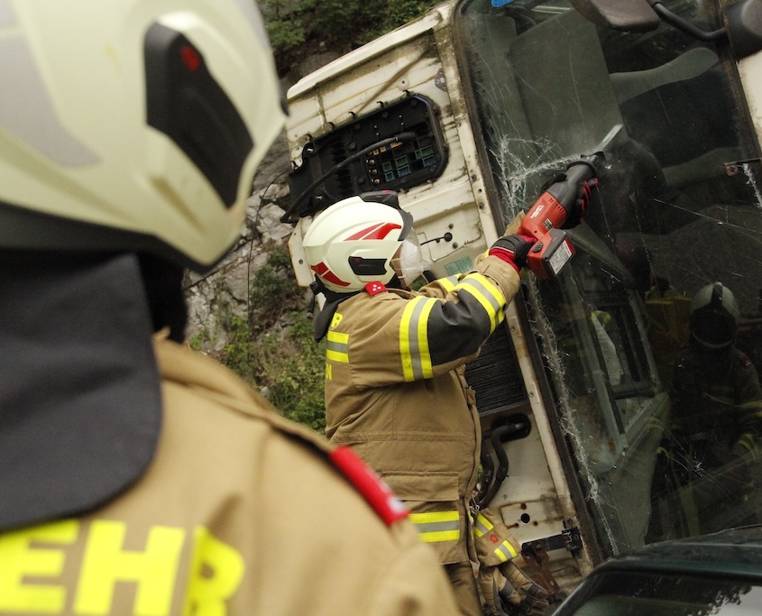 Übung Verkehrsunfall mit LKW